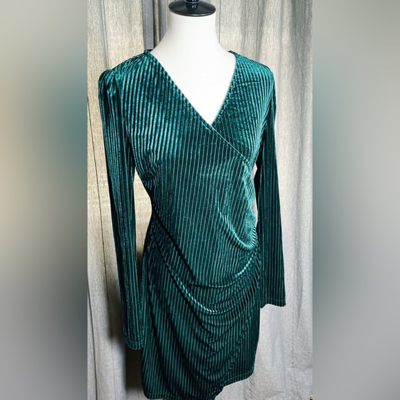 SHEIN DRESS - Picture 3 of 5